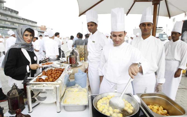 PHOTOS: UAE chefs team up to smash world record-3